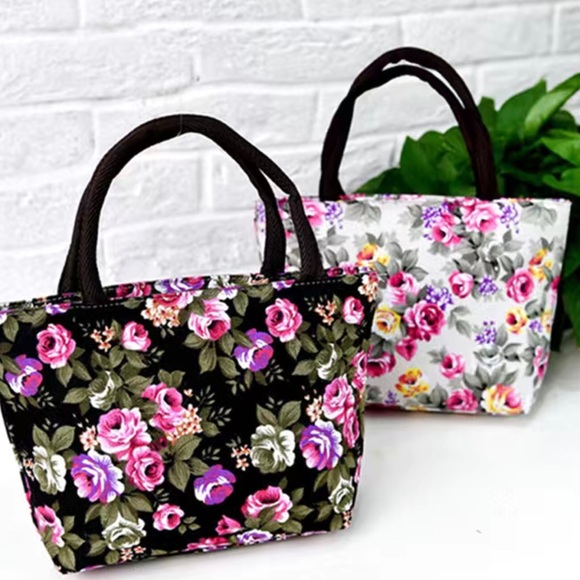 Womens floral print canvas handbag. New - Picture 2 of 6